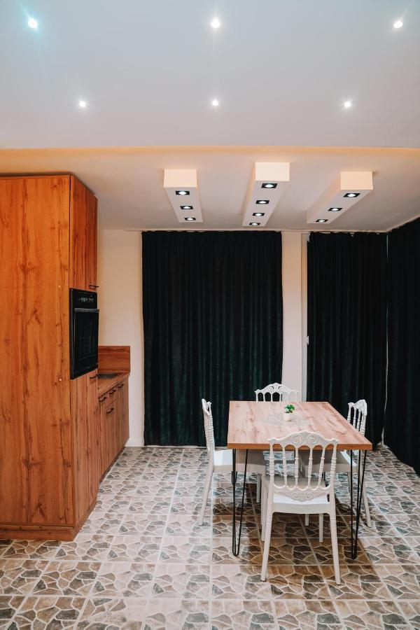 Green Apartments Prishtina Prishtinë Ngoại thất bức ảnh