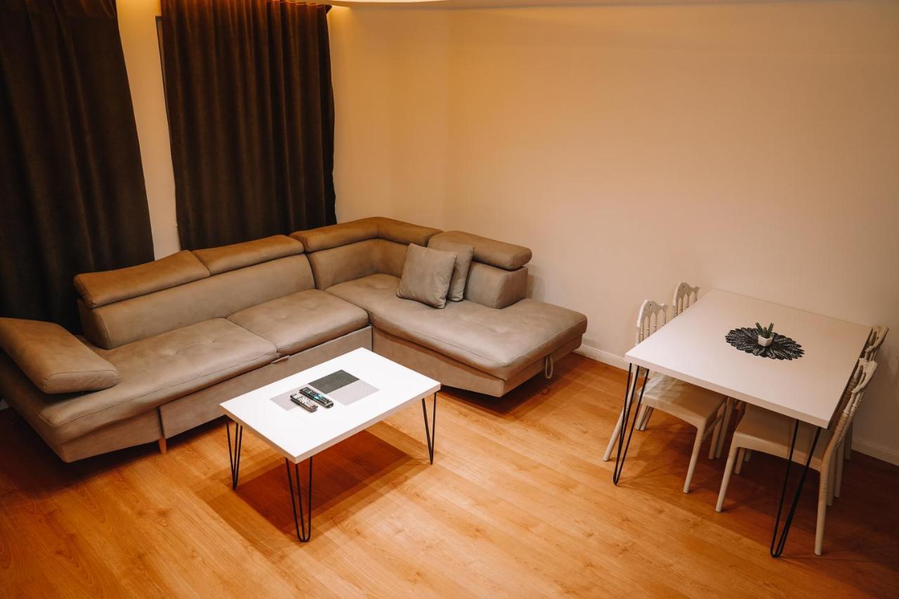 Green Apartments Prishtina Prishtinë Ngoại thất bức ảnh