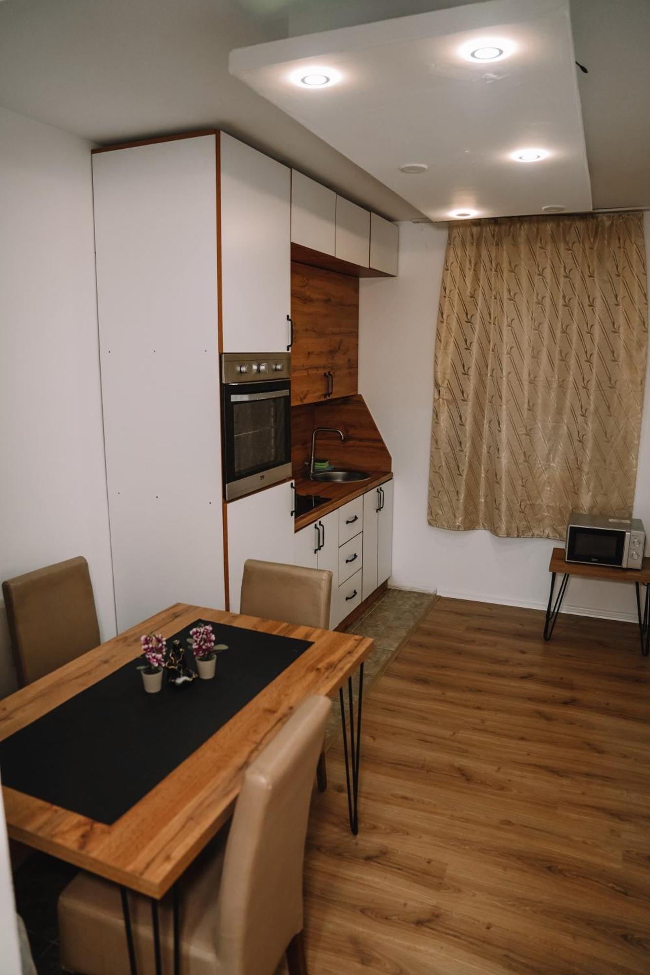 Green Apartments Prishtina Prishtinë Ngoại thất bức ảnh