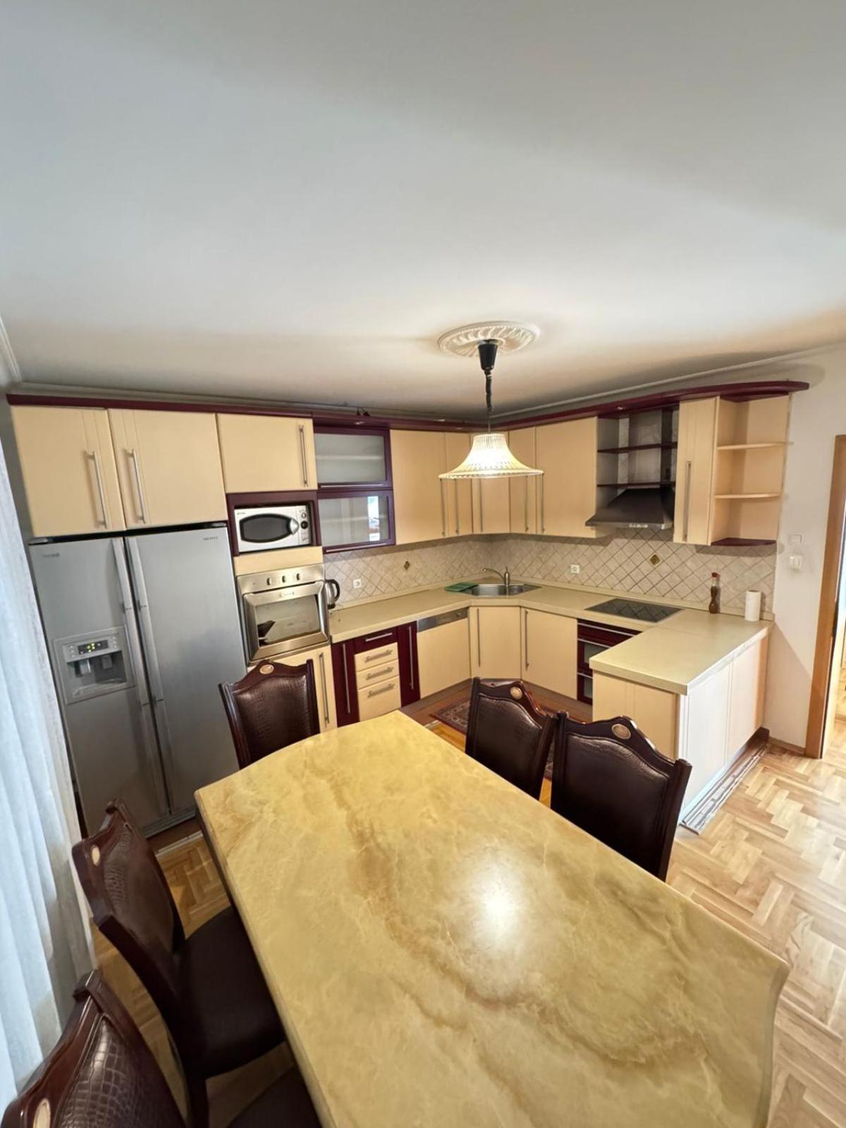 Green Apartments Prishtina Prishtinë Ngoại thất bức ảnh